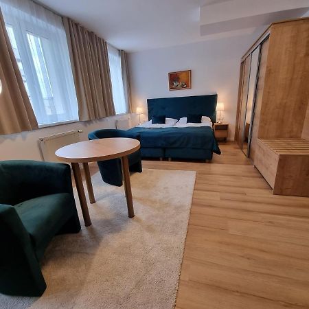 Hotel Tilia Пежинок Екстериор снимка