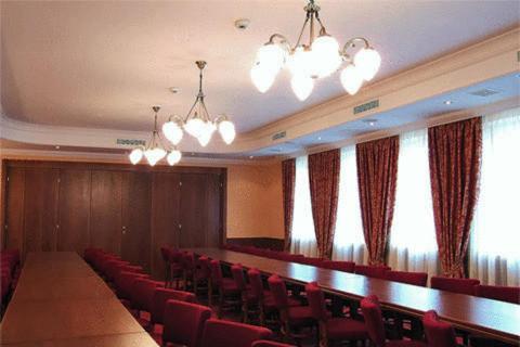 Hotel Tilia Пежинок Екстериор снимка