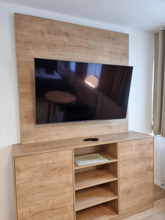 Hotel Tilia Пежинок Екстериор снимка