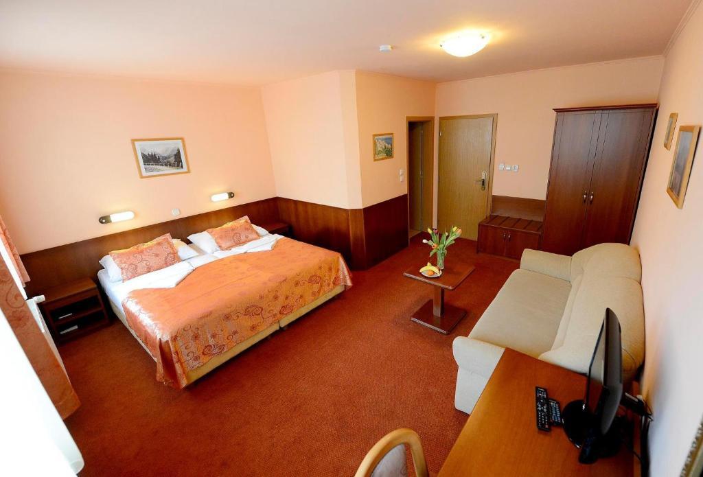 Hotel Tilia Пежинок Екстериор снимка