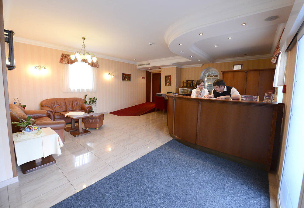 Hotel Tilia Пежинок Екстериор снимка